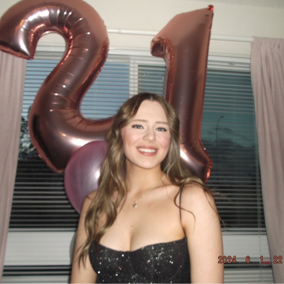 Meet your Posher, Cailynn - Picture 3 of 3